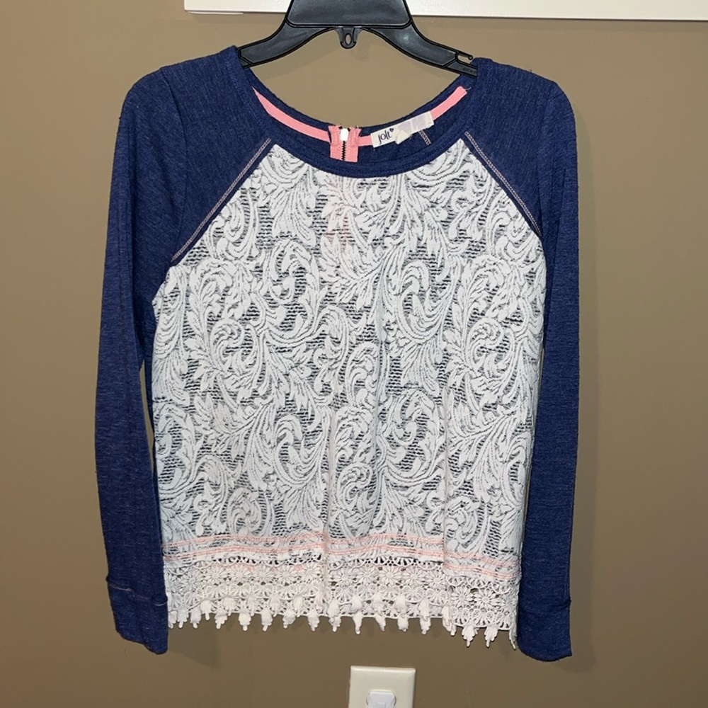 Boutique blouse lace top